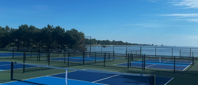 pickleball courts at pier park